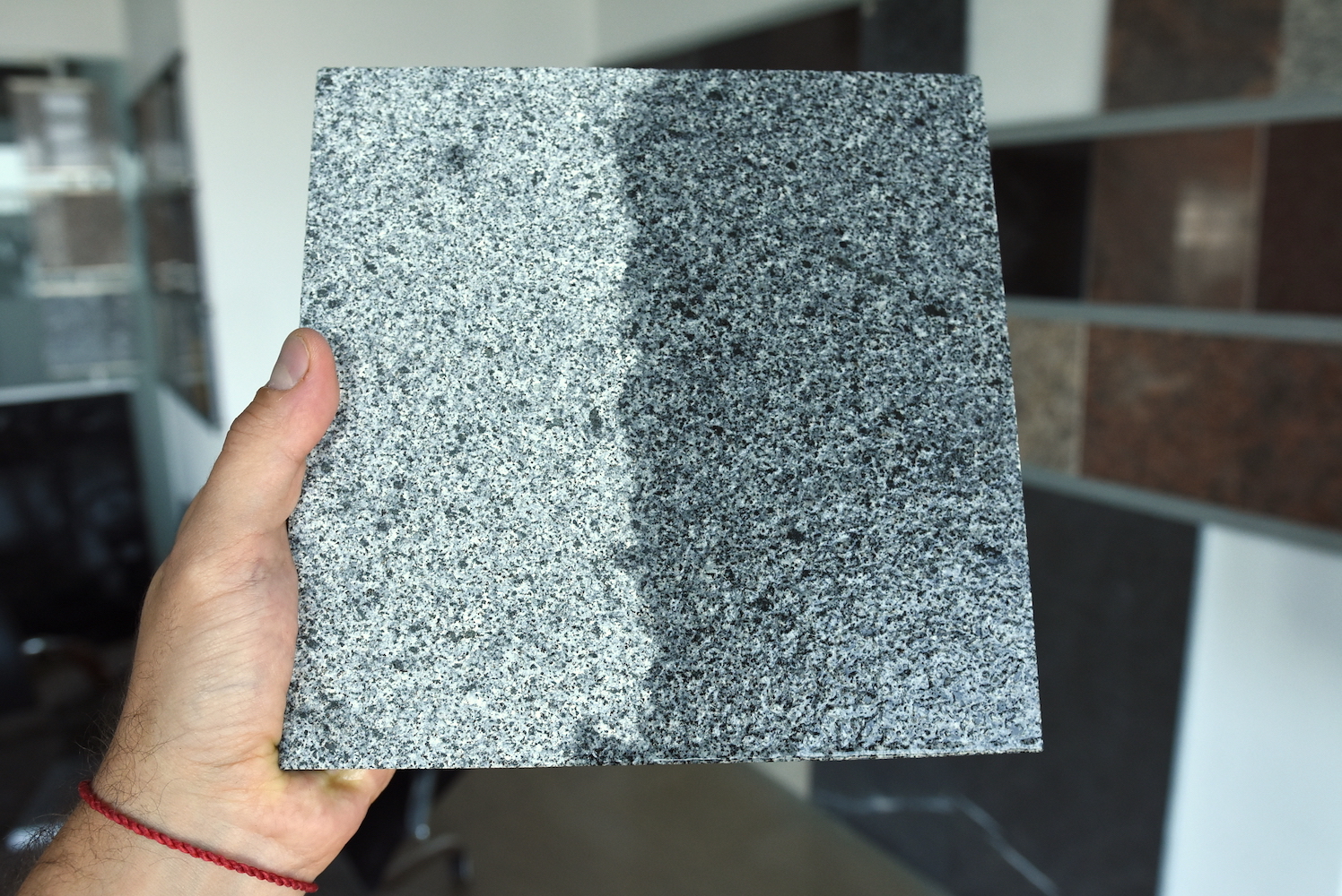 V654 Sesame Black