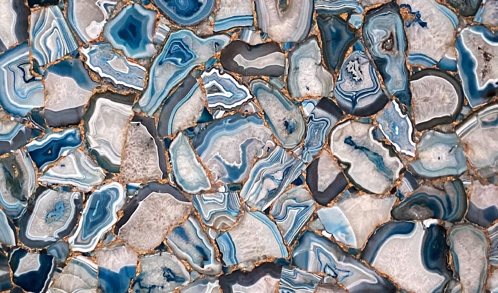 Agate Delta Light With Gold Inlay