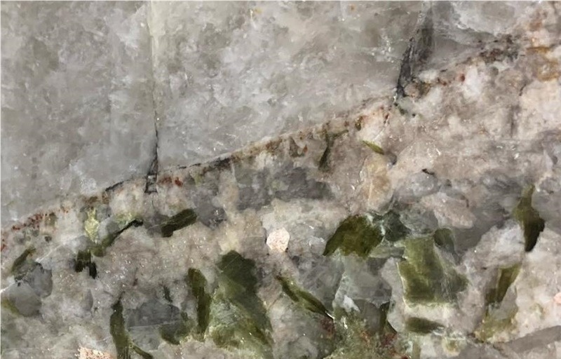 Cristallo Enigma Quartzite