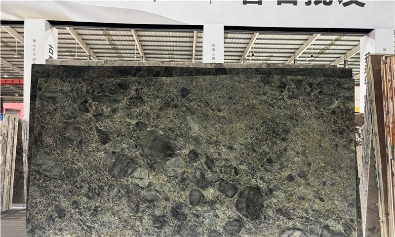 Esmeralda Bahia Quartzite